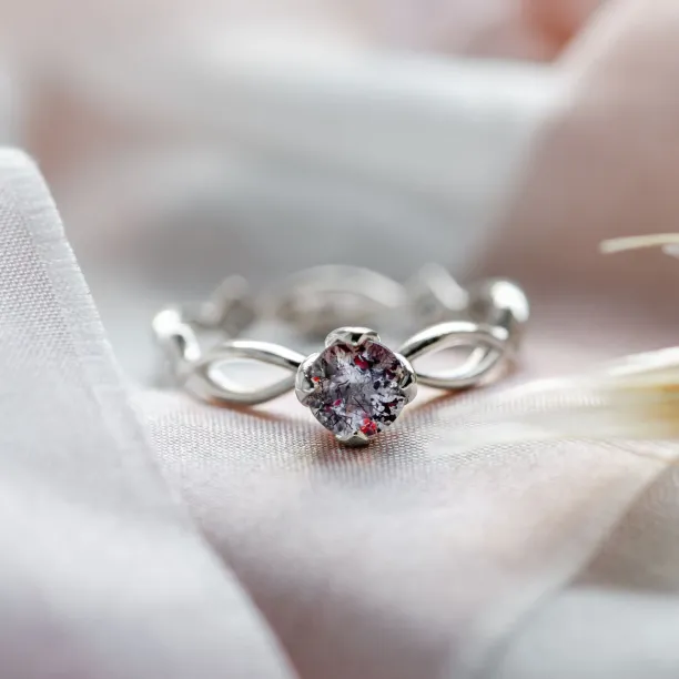 Lepidokrokit a diamanty v prstenu QUEENSLAND Image