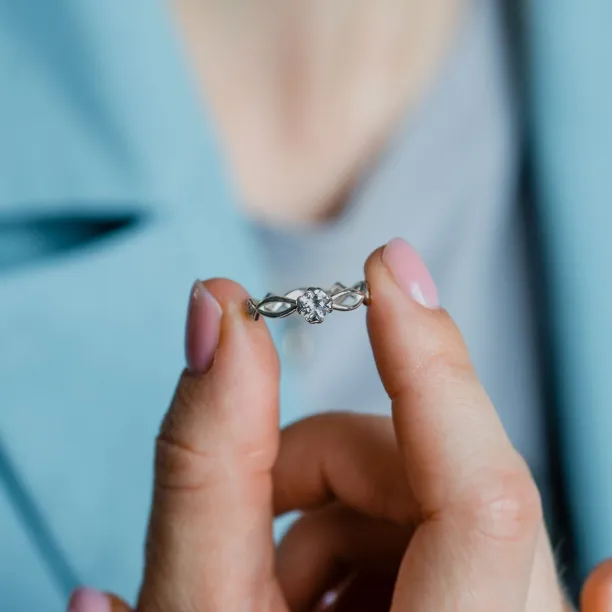 Gold ring with morganite and diamonds QUEENIE Image