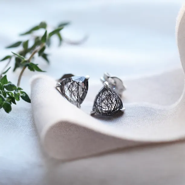 Zlaté náušnice s rutilovým křišťálem TRIADA Image