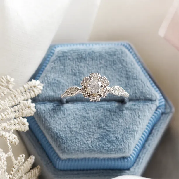 Zlatý vintage prsten s diamanty CALYPSO Image