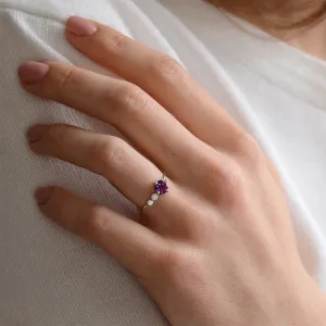 Gold ring with purple amethyst and diamonds AMO