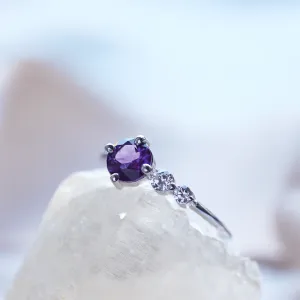 Gold ring with purple amethyst and diamonds AMO Thumbnail