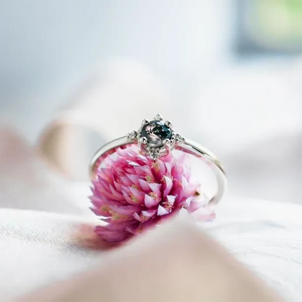 Netradiční zásnubní prsten s mechovým achátem a diamanty ALBA Image