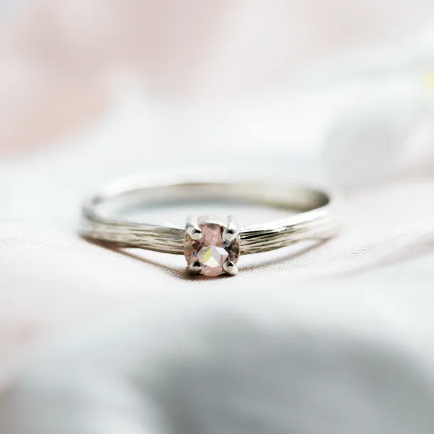 Unusual engagement ring with morganite MORGI Image