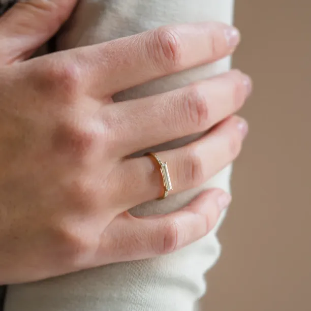 Zásnubní prsten s baguette moissanitem a diamanty CASSIA Image