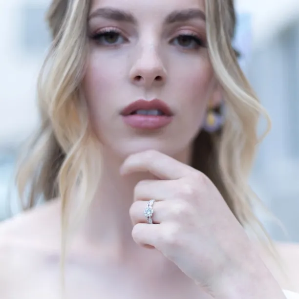 Halo zásnubní prsten s akvamarínem a diamanty CALI Image