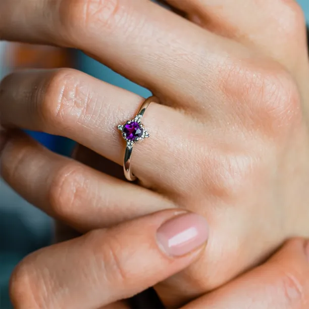 Zlatý prsten s ametystem a diamanty ALBINA Image