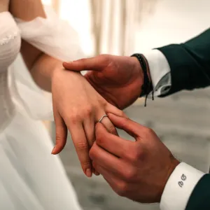 Zlatý eternity prsten s diamanty TIEROS Thumbnail