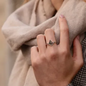 Netradiční zásnubní prsten se salt and pepper diamanty FRECCIA Thumbnail