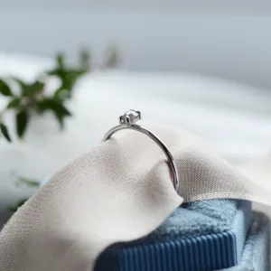 Minimalistický prsten se salt'n'pepper diamantem ORBIT Thumbnail