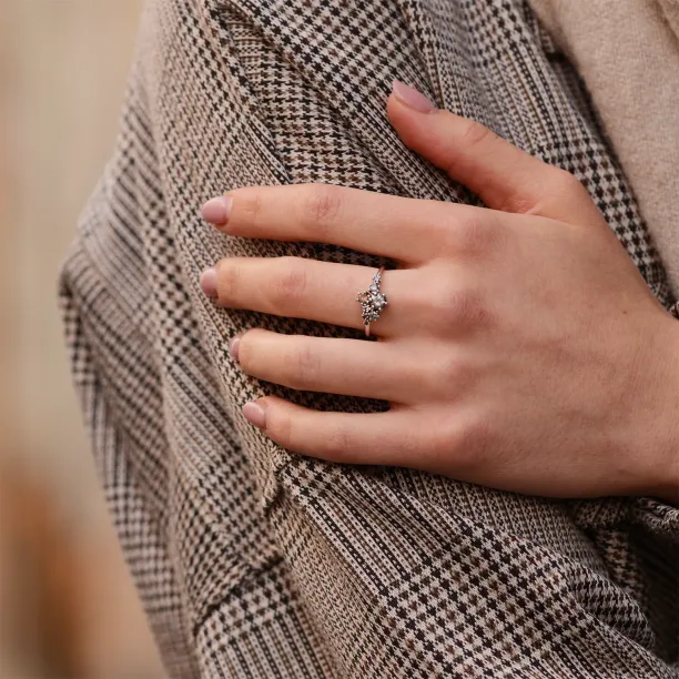 Zlatý prsten s diamanty salt and pepper CLUSTRÉ Image