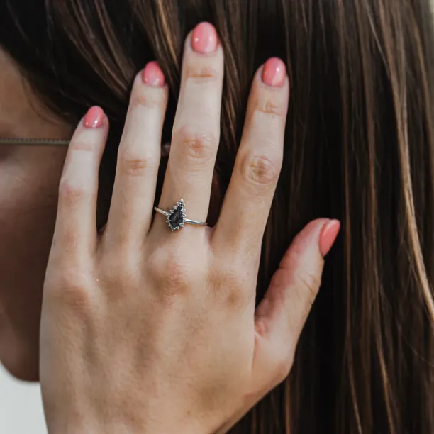 Zlatý cluster prsten se salt'n'pepper diamanty DOMIZOS Image