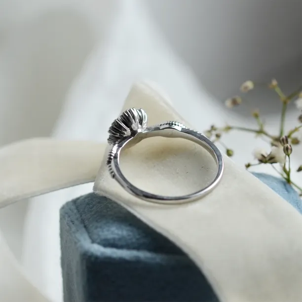 Zásnubní prsten s halo salt'n'pepper diamanty CALIMERO Image