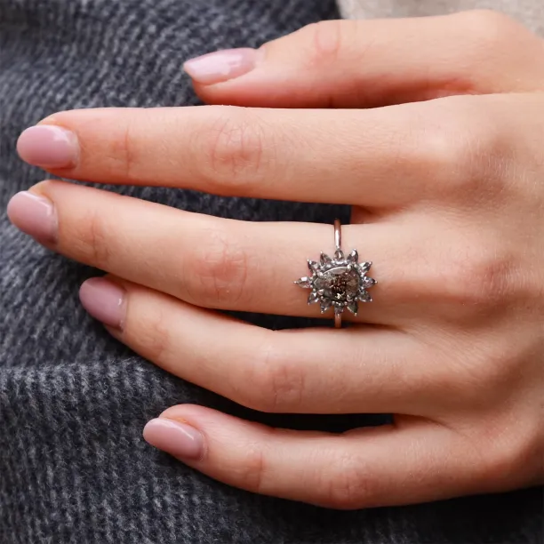 Prsten se salt'n'pepper diamanty ve tvaru květiny GIRASOLO Image