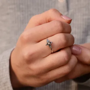 Zlatý prsten se salt'n'pepper diamanty ve vintage stylu FORTUNATO Thumbnail