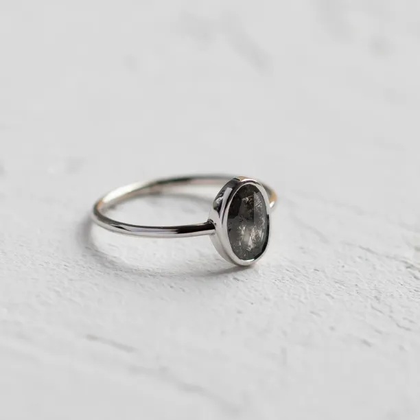 Zlatý prsten s oválným diamantem salt and pepper ONORATO Image