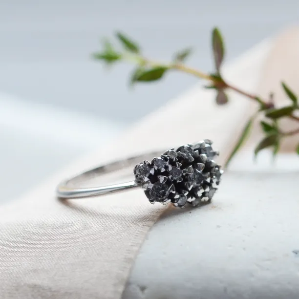 Zlatý cluster prsten se salt and pepper diamanty SEVERINOS Image