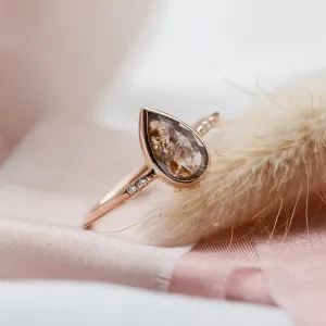 Originální zásnubní prsten se salt'n'pepper diamantem MARANZA Thumbnail