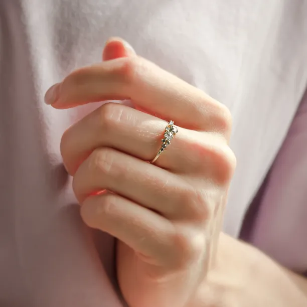 Zlatý cluster prsten s hexagon salt'n'pepper diamanty CLARINA Image