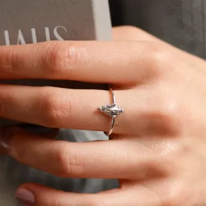 Netradiční zásnubní prsten se salt'n'pepper diamantem BLISS Thumbnail