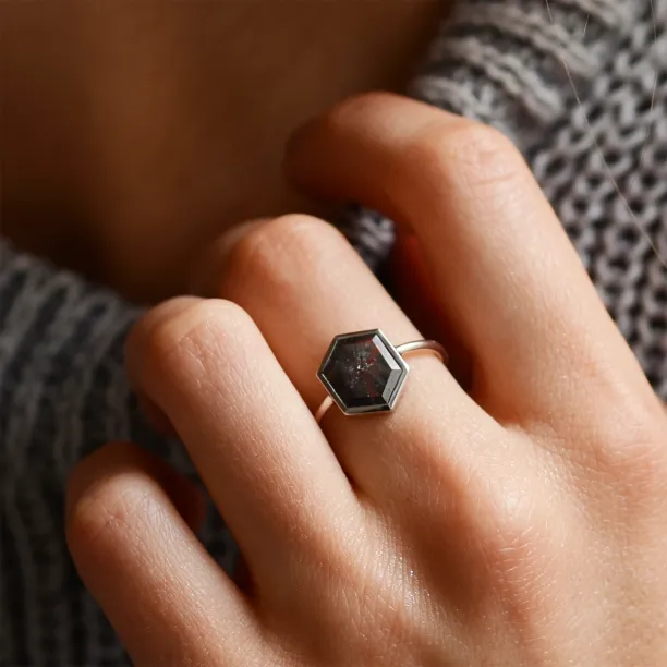 Vintage zásnubní prsten se salt and pepper diamantem CARRA Image