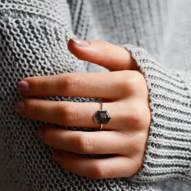 Vintage zásnubní prsten se salt and pepper diamantem CARRA Image