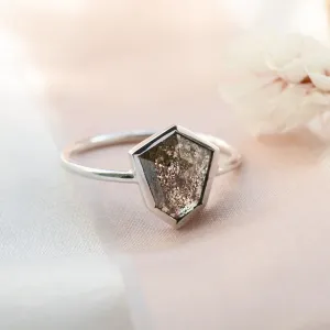 Zlatý prsten s hexagon salt and pepper diamantem CIARO Thumbnail