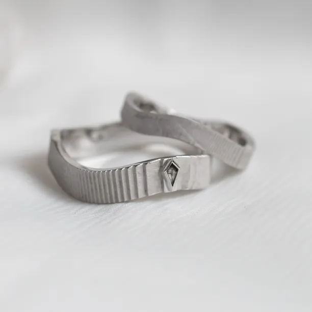 Originální snubní prsteny se salt and pepper diamantem CHARLES Image