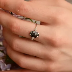 Zásnubní prsten s hexagon salt´n´pepper diamantem CARLO Thumbnail