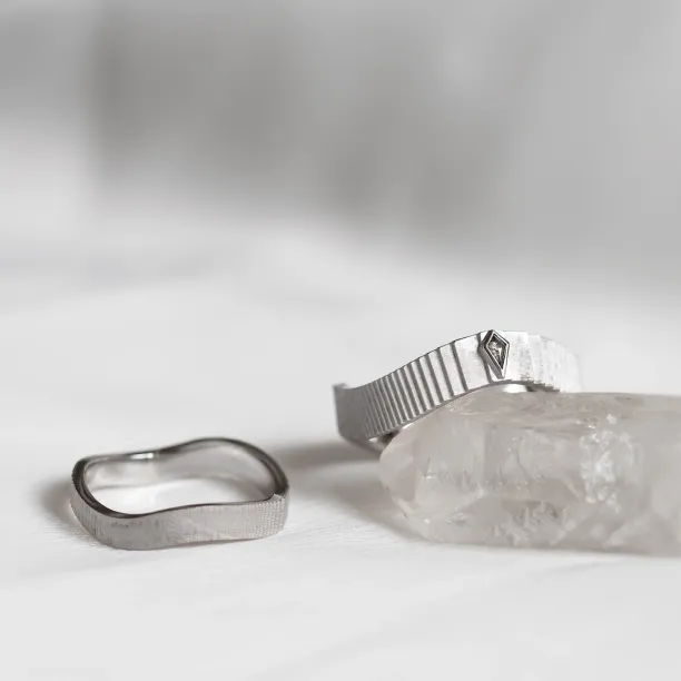 Originální snubní prsteny se salt and pepper diamantem CHARLES Image