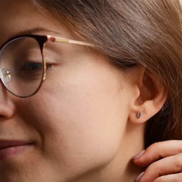 Minimalist salt and pepper diamonds earrings STELLA Image