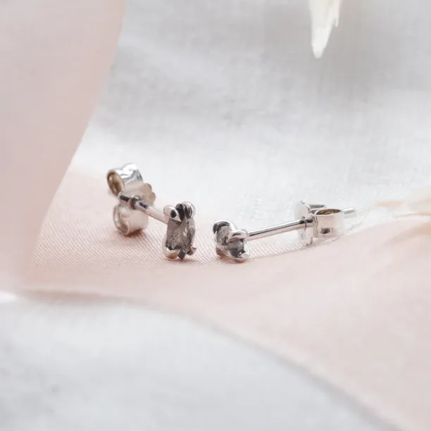 Minimalist salt and pepper diamonds earrings STELLA Image