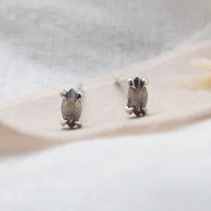 Minimalist salt and pepper diamonds earrings STELLA