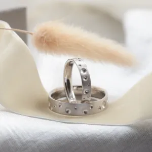 Netradičně vesmírné snubní prsteny SELENE Thumbnail