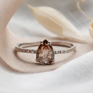 Organický zásnubní prsten se salt'n'pepper diamanty JACQUELINE Thumbnail