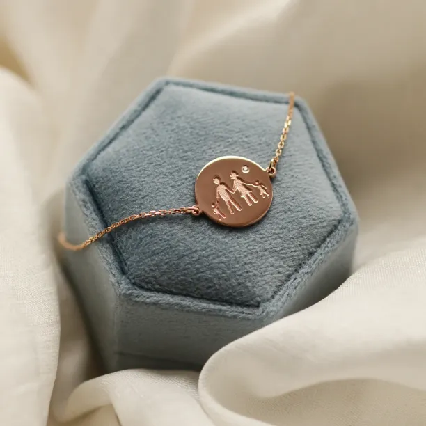 Zlatý náramek se symbolem rodiny a s diamantem ZERAX Image