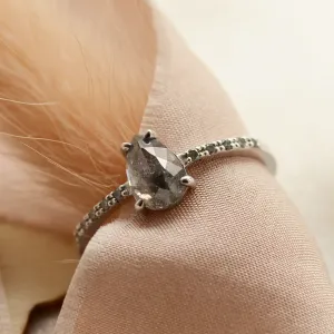 Zlatý zásnubní prsten se salt'n'pepper diamanty JACQUETTE  Thumbnail