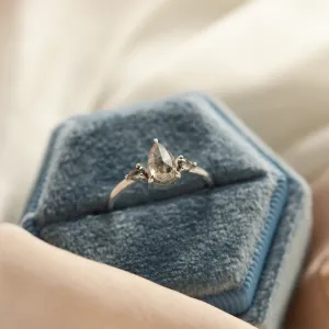 Zlatý prsten s pear salt'n'pepper diamanty JACOBELLA Thumbnail