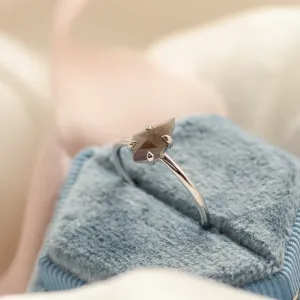 Minimalistický prsten se salt'n'pepper diamantem GIUDITTA Thumbnail