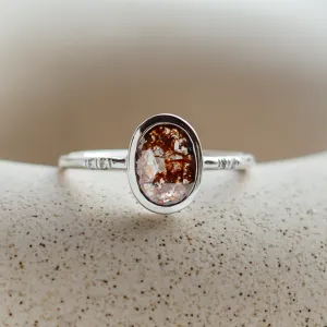 Zlatý prsten s oválným salt'n'pepper diamantem FIORELLA Thumbnail