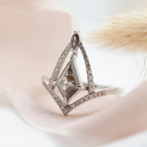 Extravagantní prsten se salt'n'pepper diamanty CATHEDRAL Thumbnail