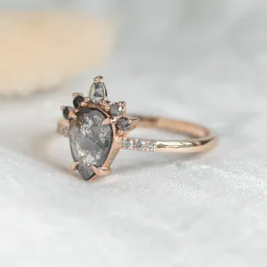 Zlatý cluster prsten se salt'n'pepper diamanty FILOMENA Thumbnail