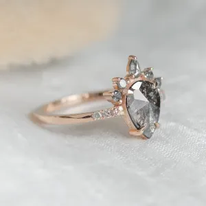 Zlatý cluster prsten se salt'n'pepper diamanty FILOMENA Thumbnail