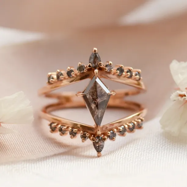 Vintage split shank prsten se salt and pepper diamanty SPLIT Image