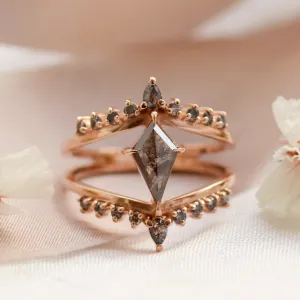 Vintage split shank prsten se salt and pepper diamanty SPLIT Thumbnail