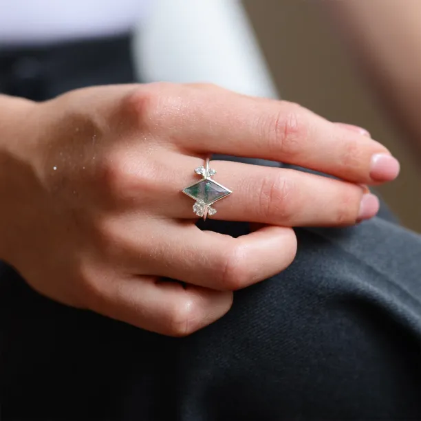 Cluster prsten s mechovým achátem a diamanty CARLOTTA Image