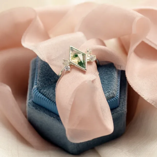 Cluster prsten s mechovým achátem a diamanty CARLOTTA Image