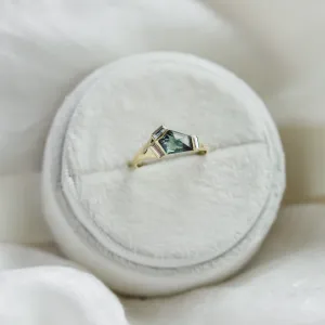 Original ring with asymmetric sapphire and baguette moissanites AGATHA Thumbnail