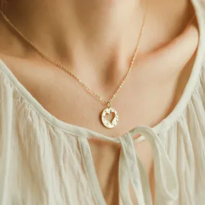 Gold hammered pendant with heart AMORE Thumbnail