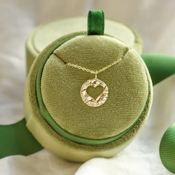 Gold hammered pendant with heart AMORE Image